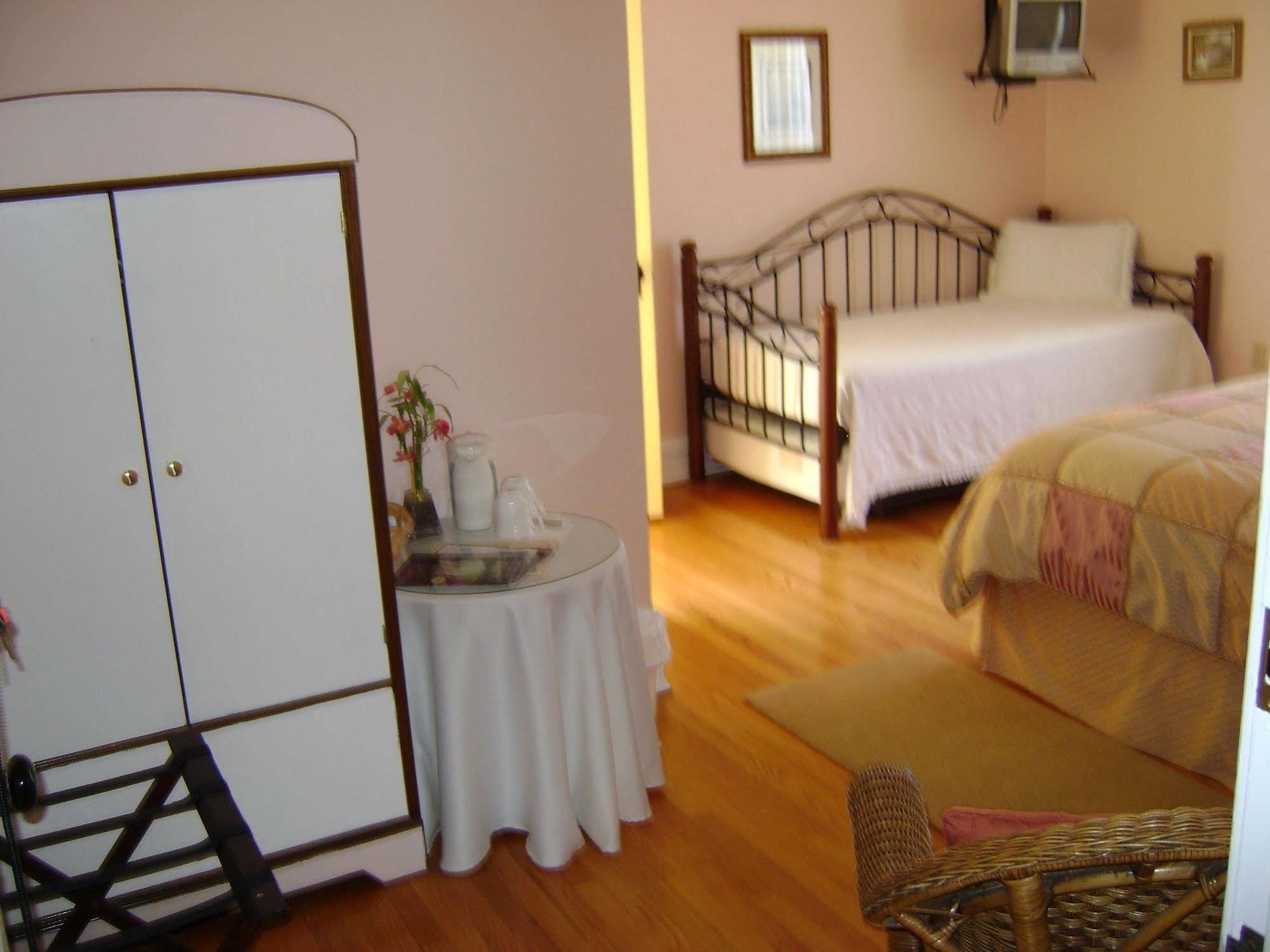 Four Creeks Bed & Breakfast Girard Exterior foto